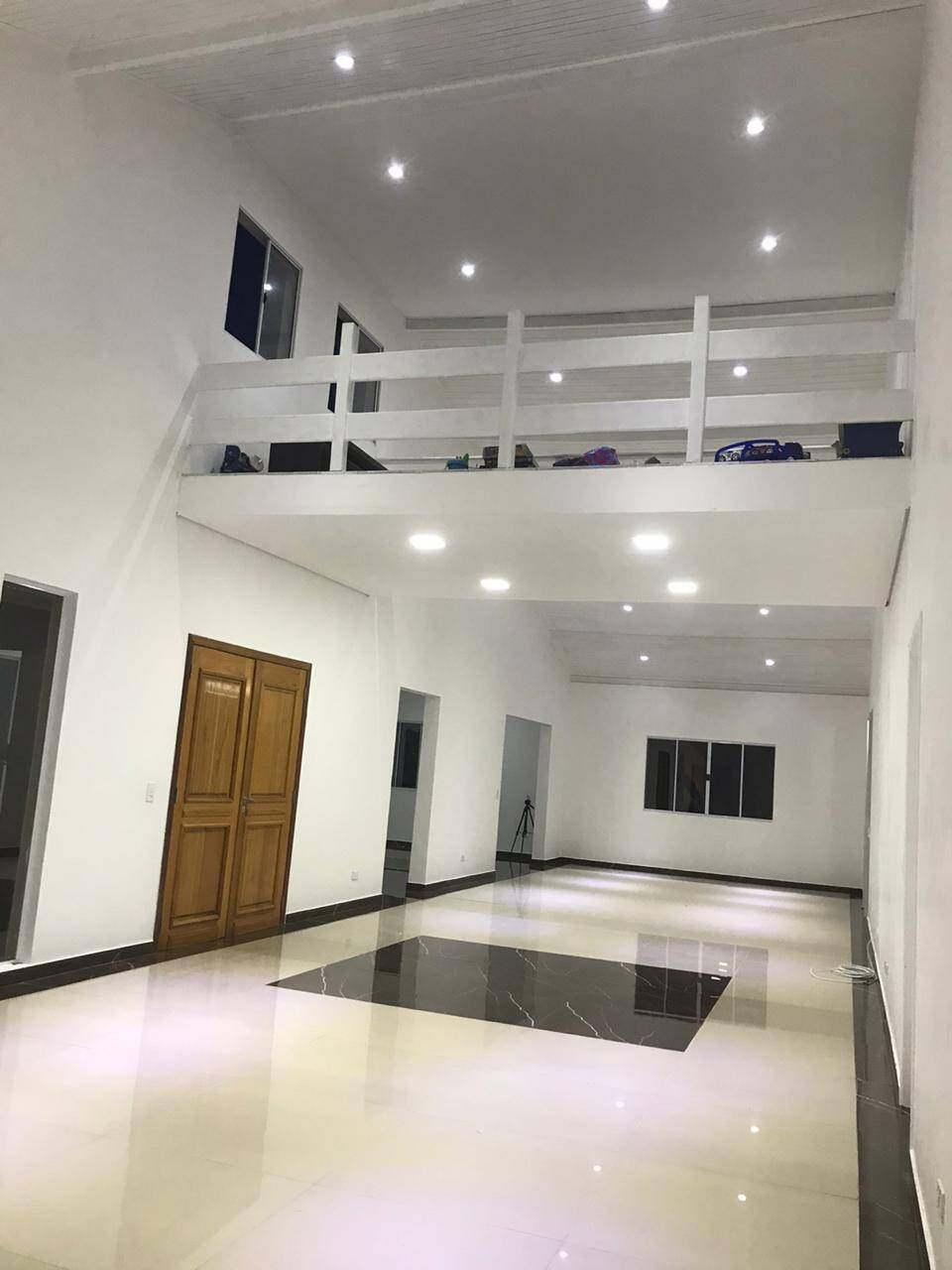 Casa de Condomínio à venda com 5 quartos, 540m² - Foto 2