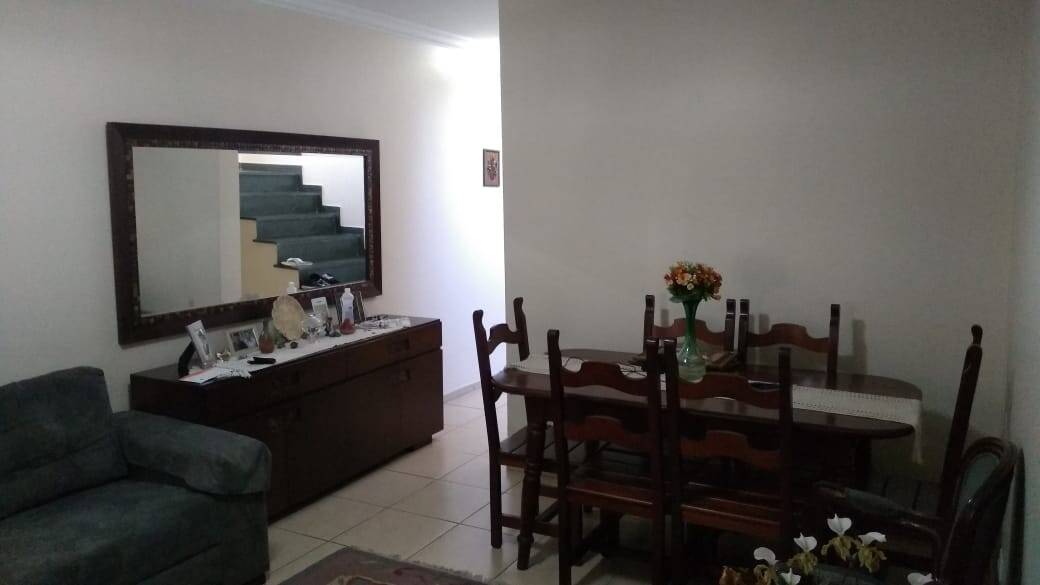 Sobrado à venda com 2 quartos, 168m² - Foto 2