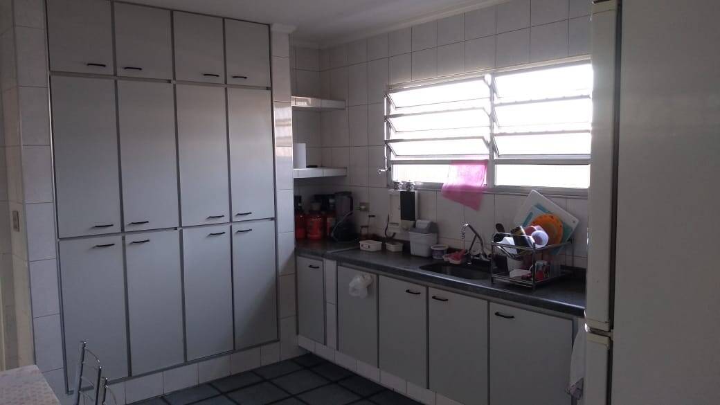 Sobrado à venda com 2 quartos, 168m² - Foto 5