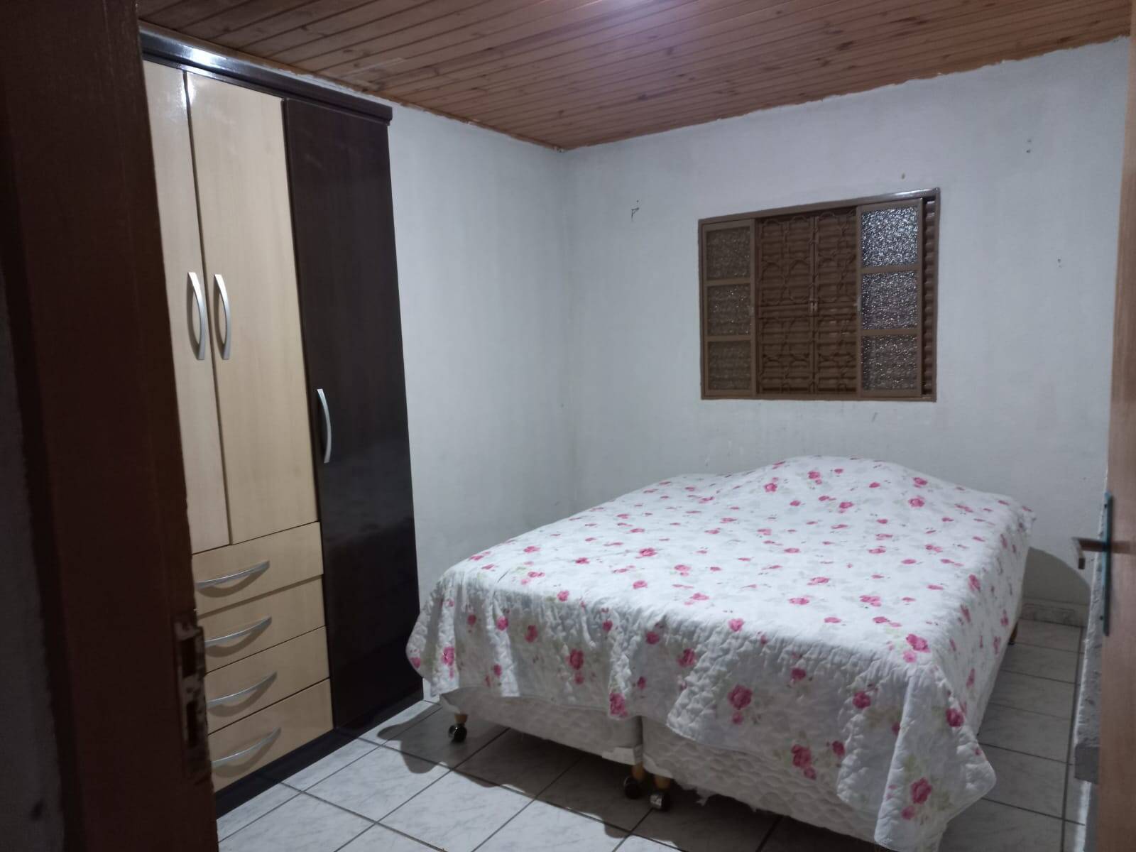 Casa à venda com 2 quartos, 1000m² - Foto 2