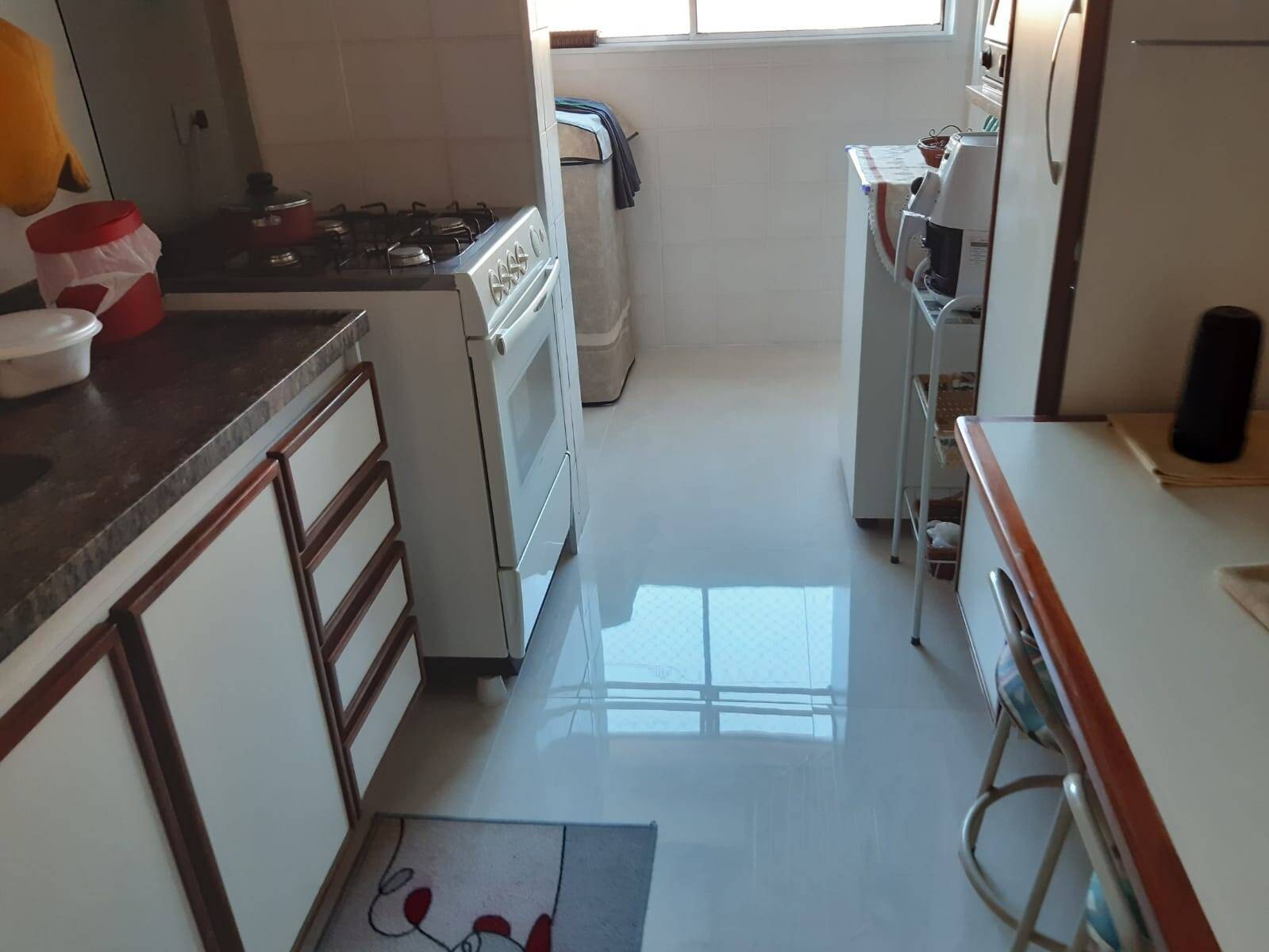 Apartamento à venda com 2 quartos, 60m² - Foto 2