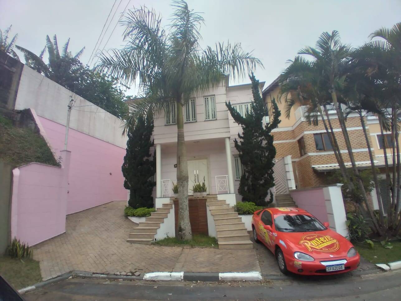 Casa de Condomínio à venda com 3 quartos, 335m² - Foto 1