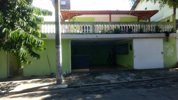 Casa à venda com 2 quartos, 250m² - Foto 1